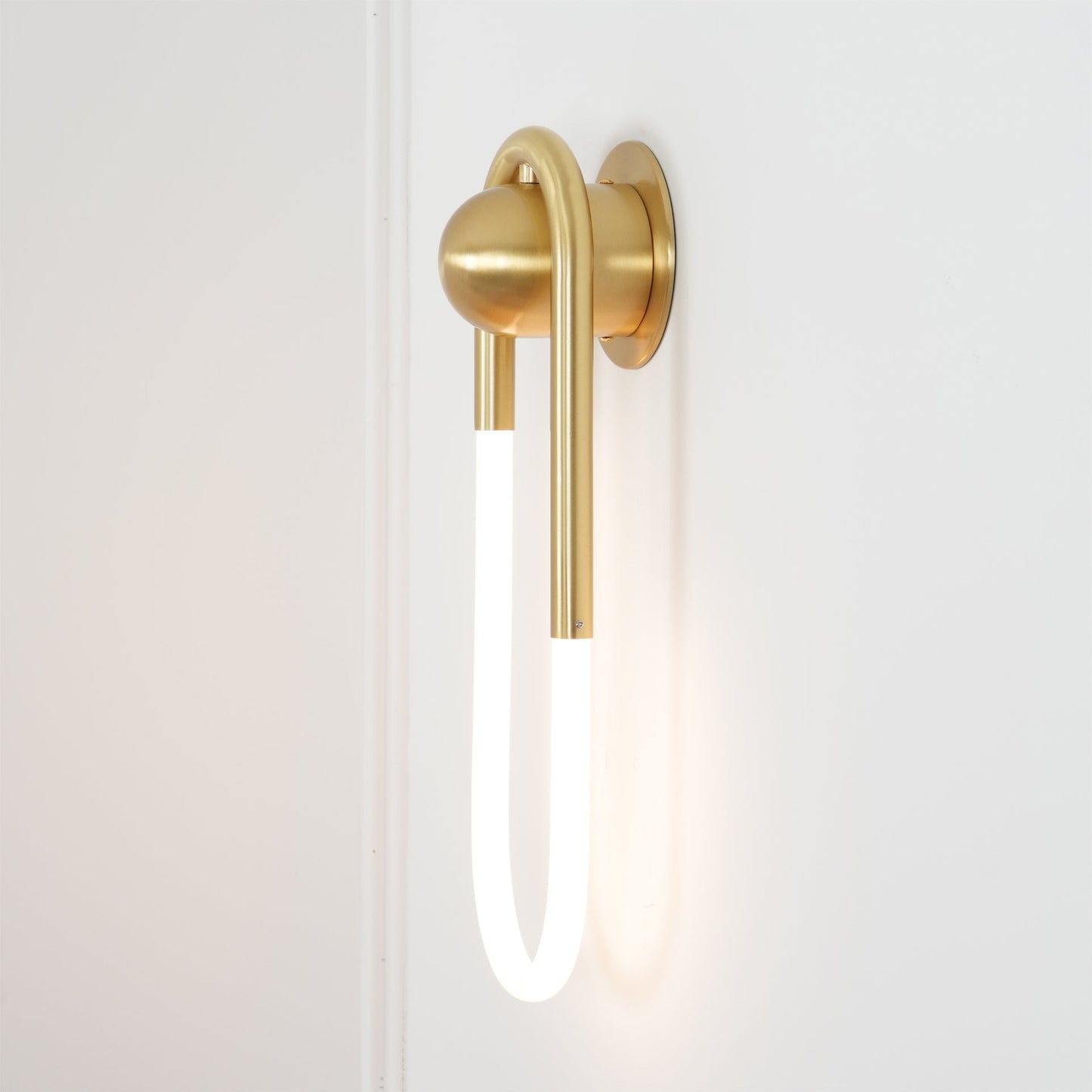 Rodi Loop Wall Lamp