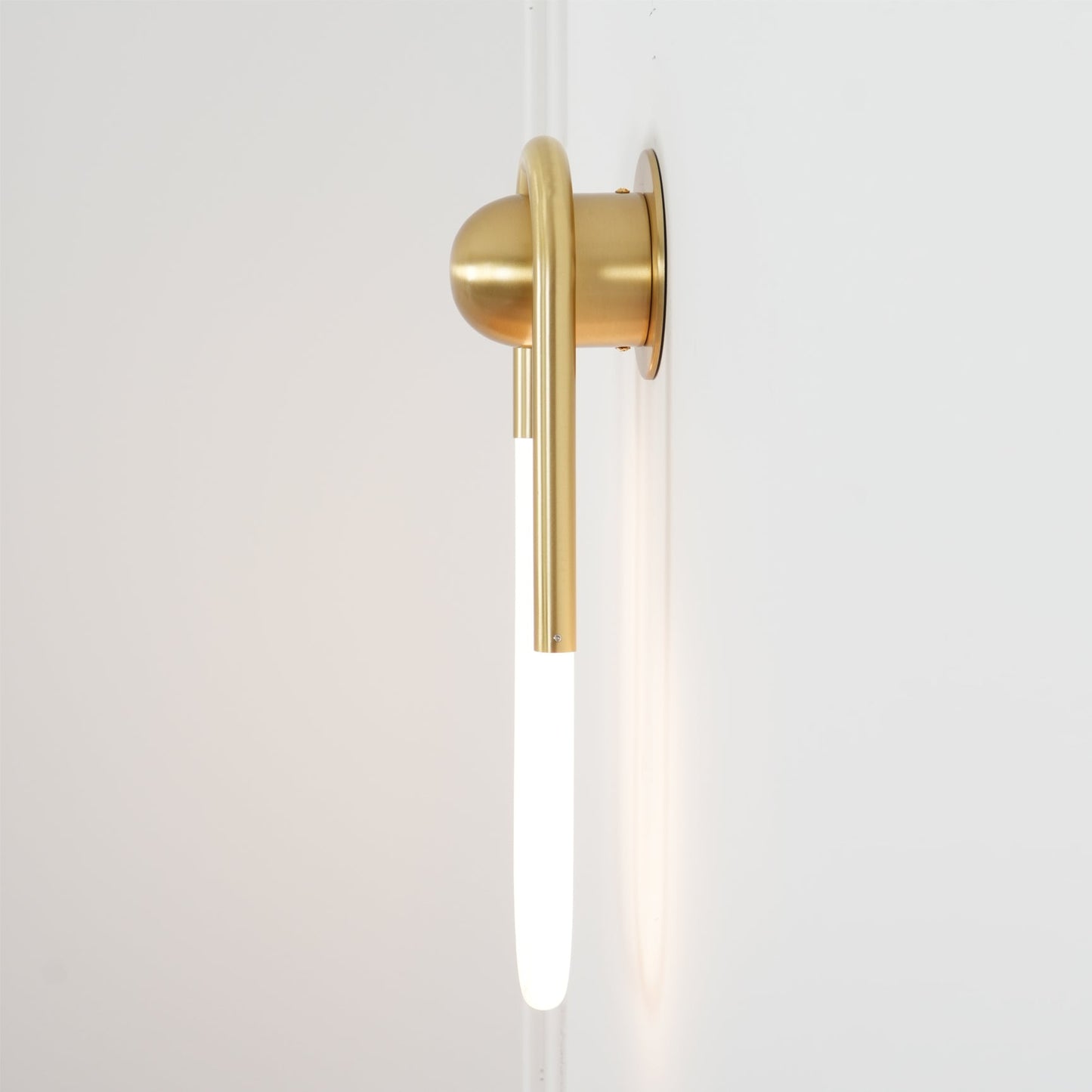 Rodi Loop Wall Lamp