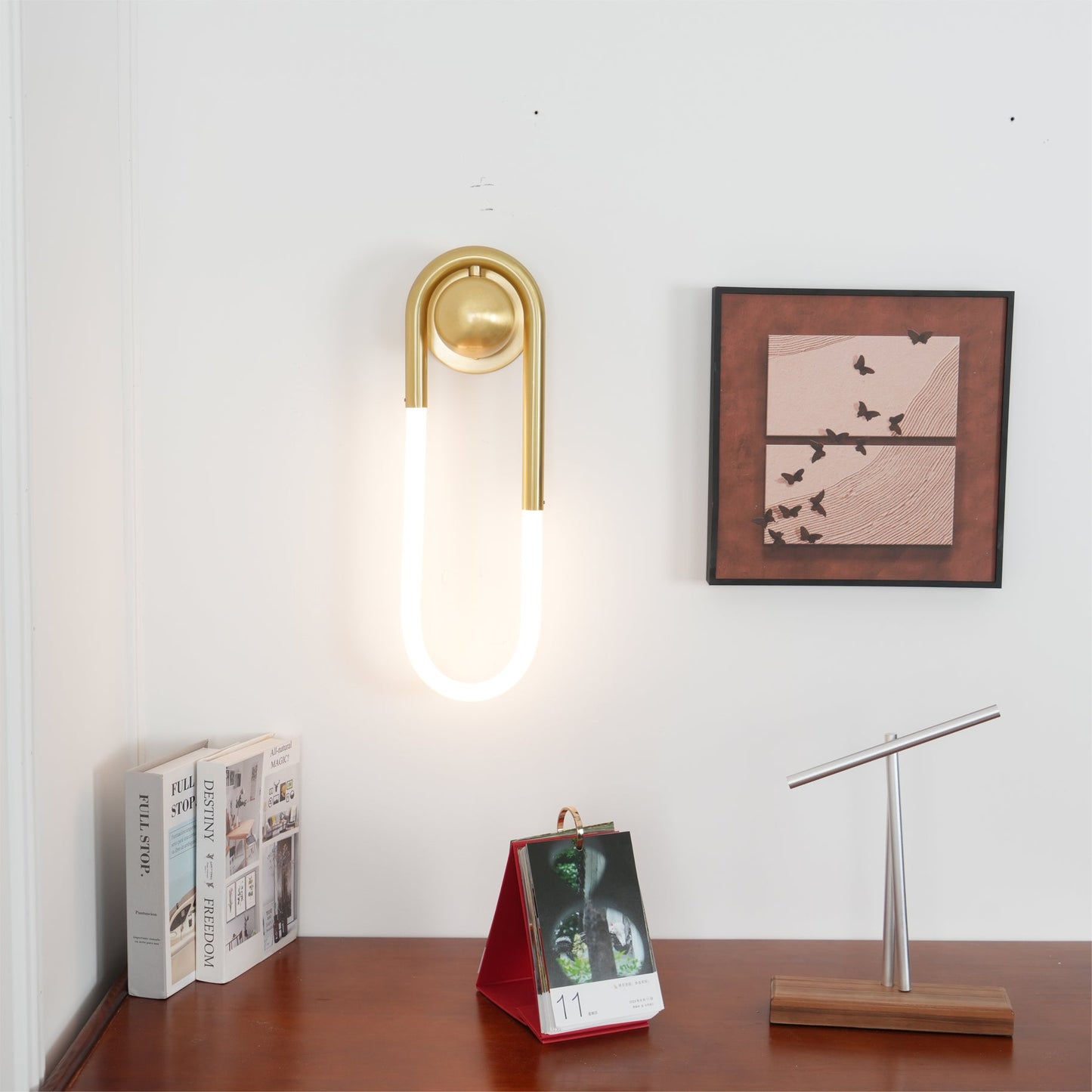 Rodi Loop Wall Lamp