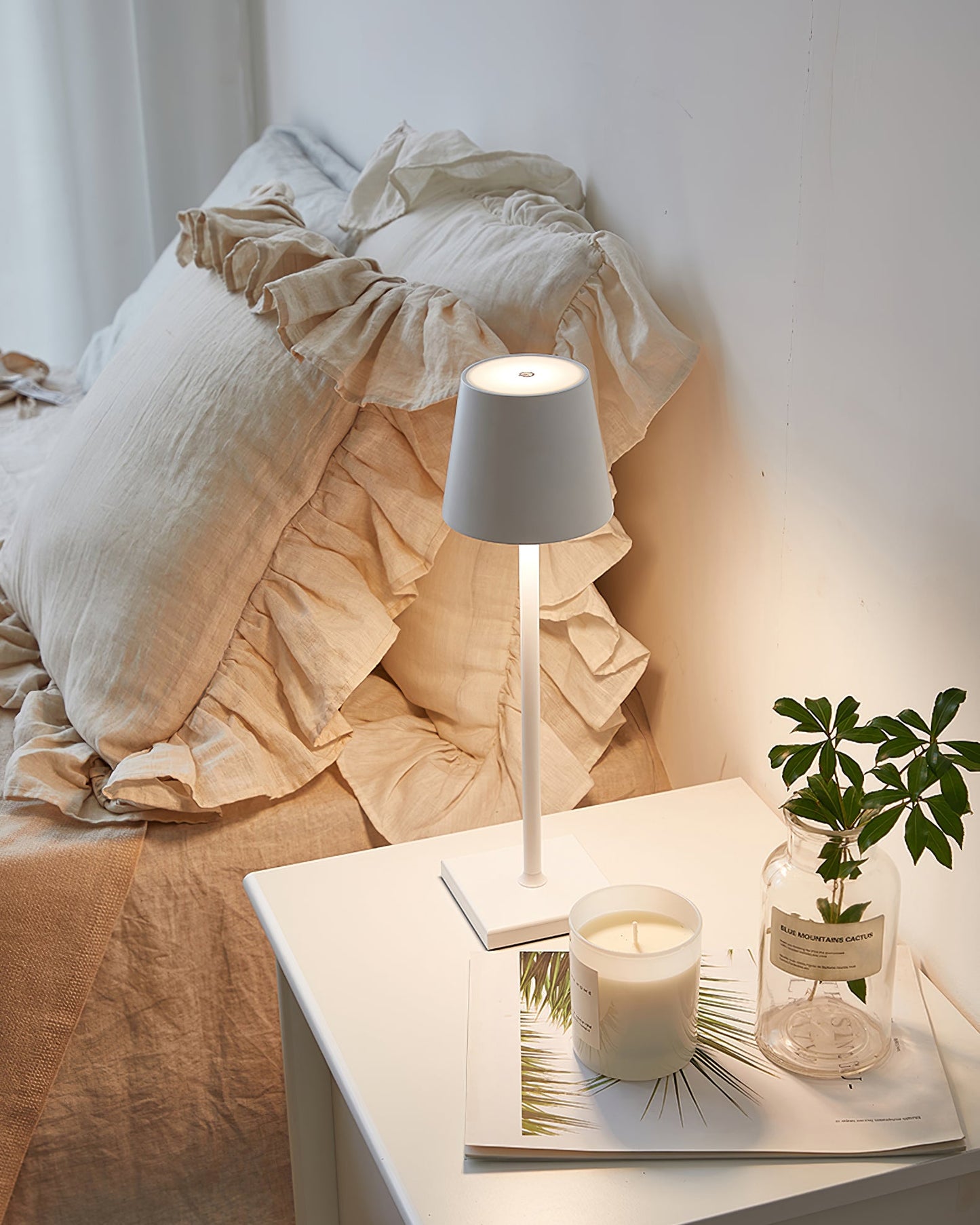 Poldina Built-in Battery Table Lamp