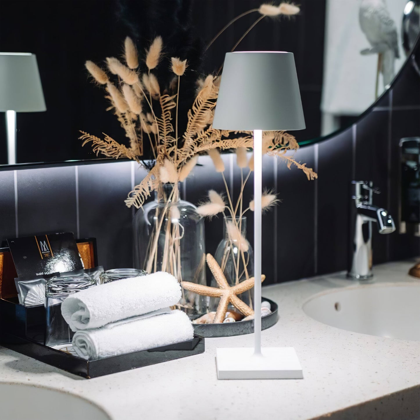 Poldina Built-in Battery Table Lamp