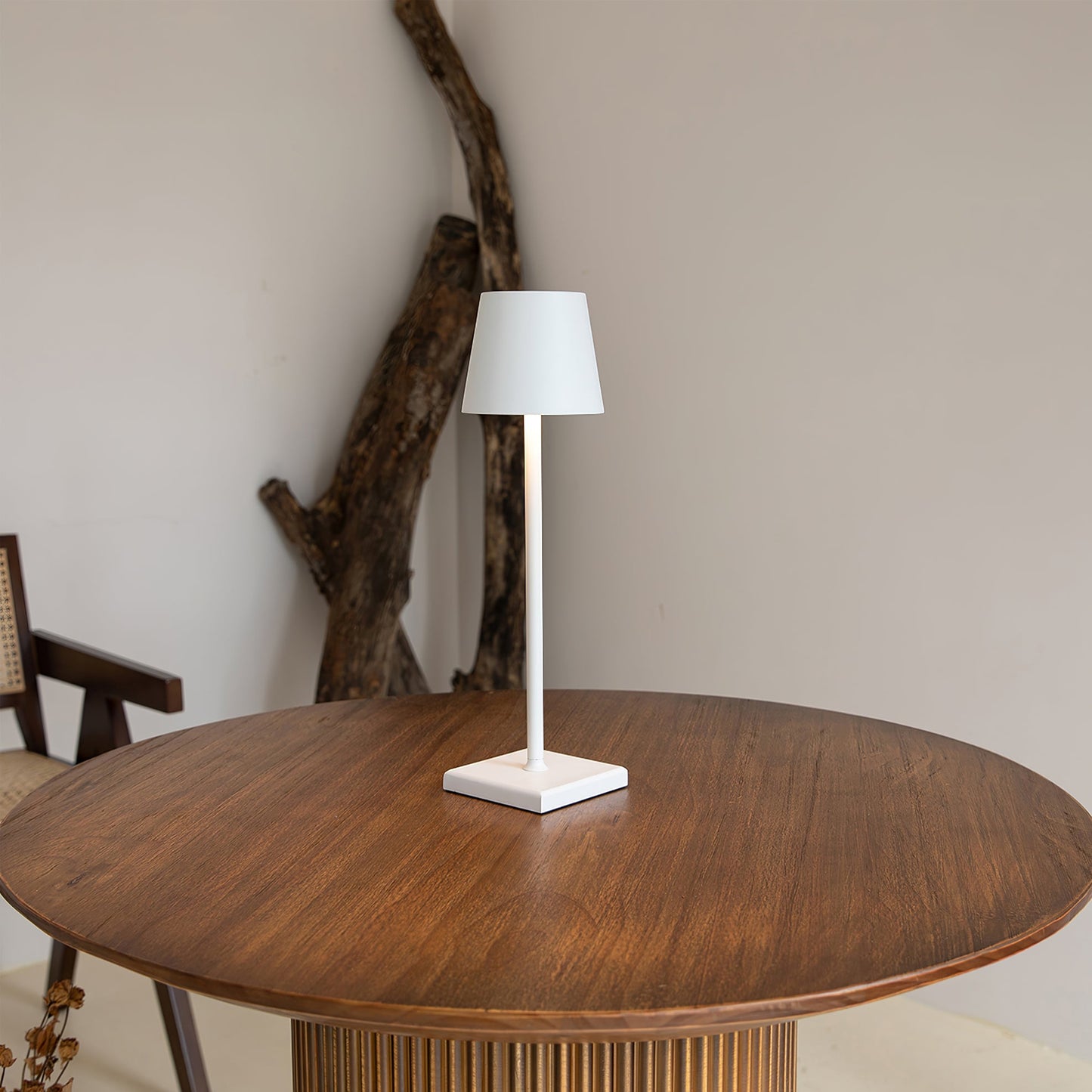 Poldina Built-in Battery Table Lamp