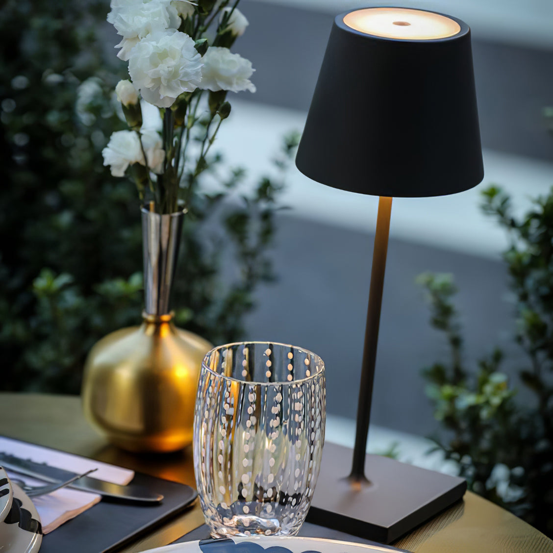 Poldina Built-in Battery Table Lamp