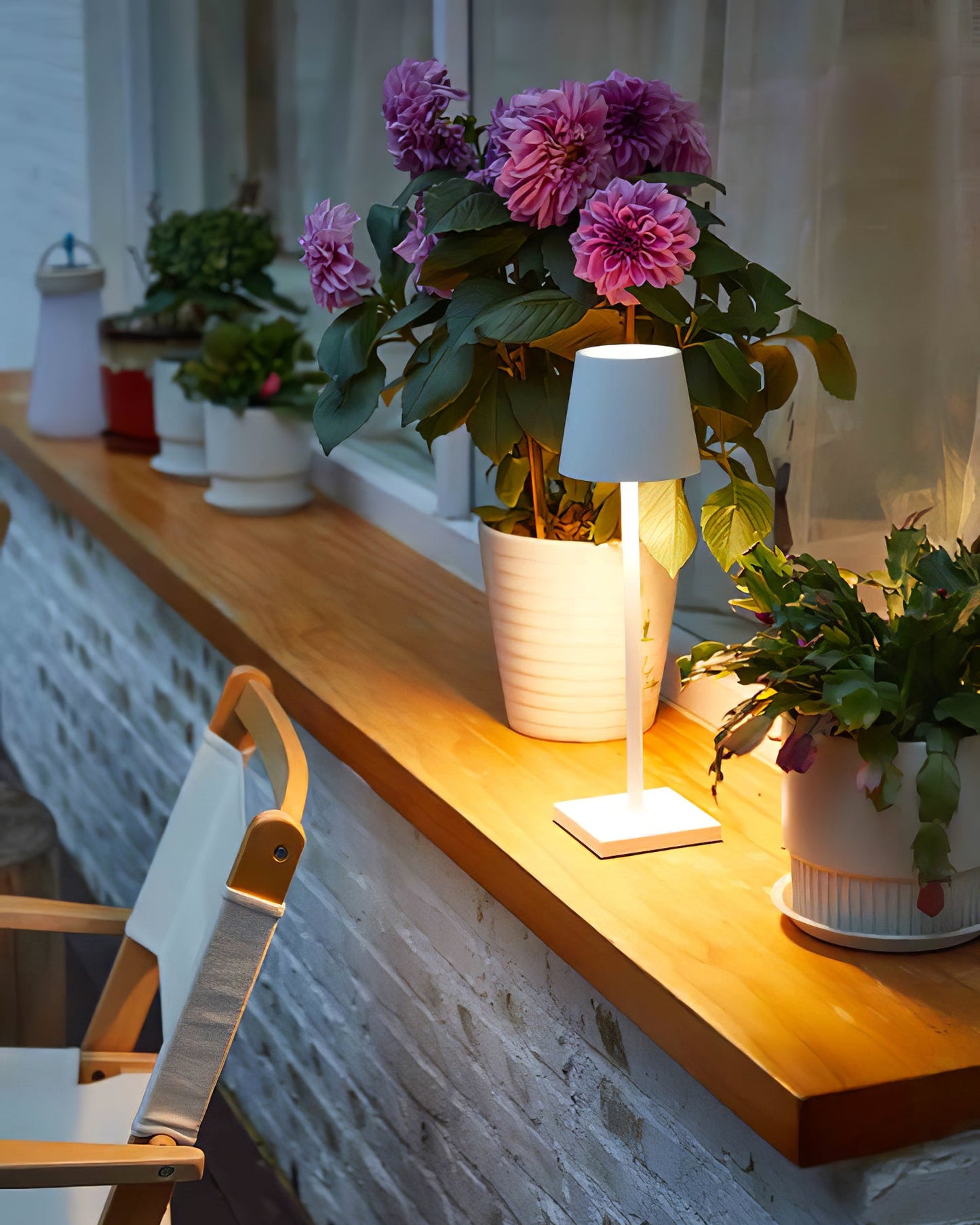 Poldina Built-in Battery Table Lamp