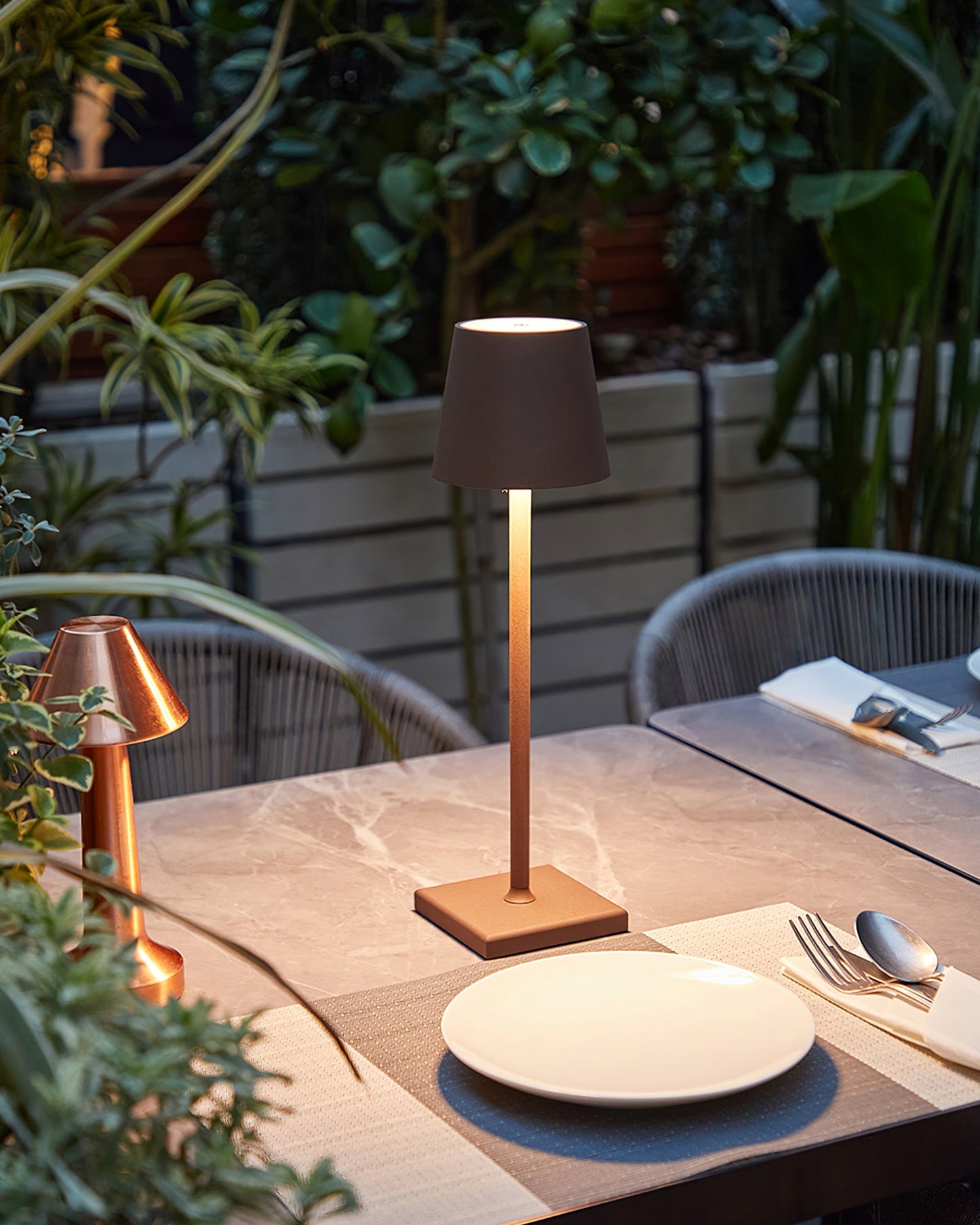 Poldina Built-in Battery Table Lamp