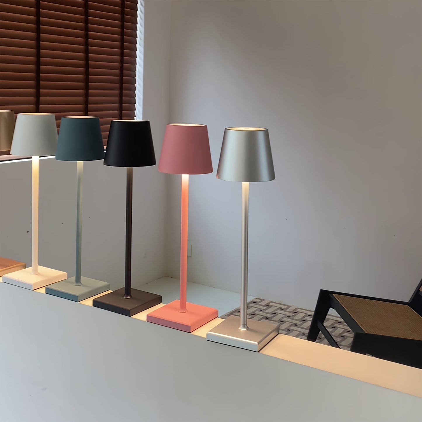 Poldina Built-in Battery Table Lamp