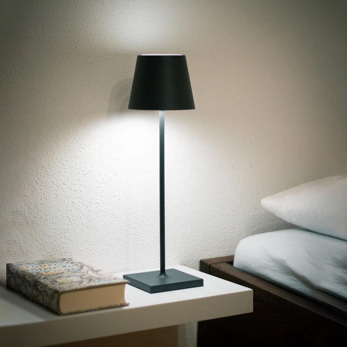 Poldina Built-in Battery Table Lamp